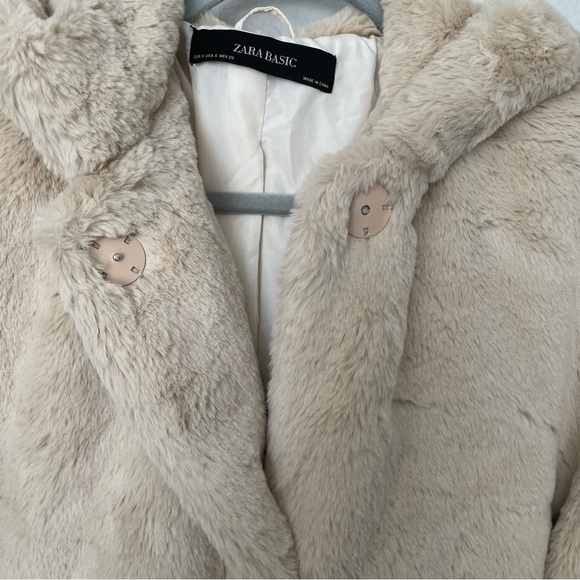 Zara Faux Fur Hooded Snap Front Beige Cream Tan Coat Size Small - Picture 10 of 10
